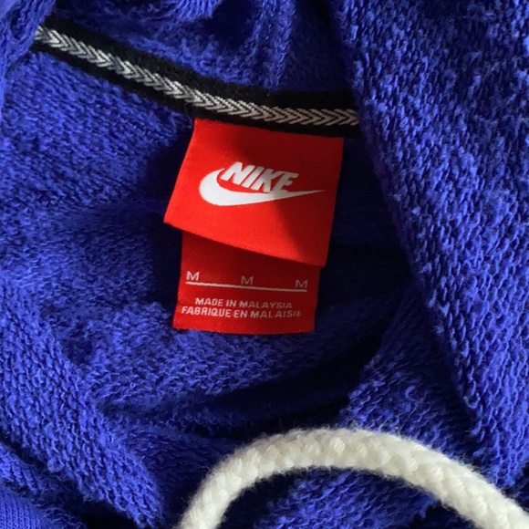 Blue ish purpleish Nike hoodie size medium - Picture 4 of 4